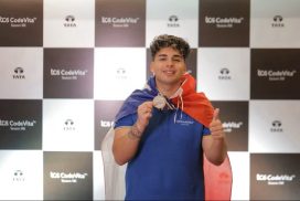 Estudiante UC y practicante de CENIA obtiene segundo lugar en Competencia de Programación CodeVita